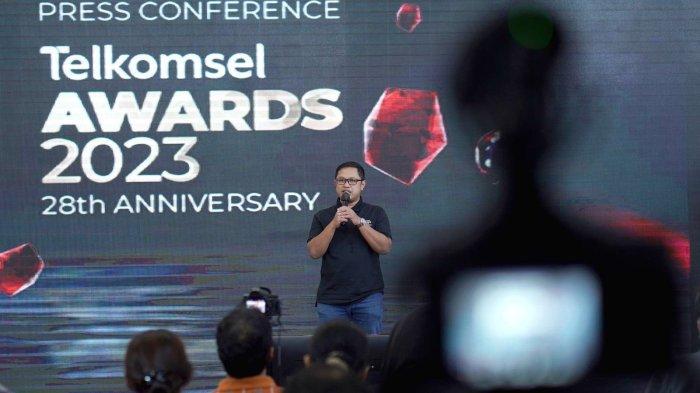 General Manager Media Channel Telkomsel sekaligus Ketua Pelaksana Telkomsel Awards 2023 Nur Hidayat Dwi Santoso menjelaskan tentang nominasi serta cara pelanggan untuk ikut serta voting Telkomsel Awards 2023 yang disampaikan pada Press Conference Kick Off Awarding Vote Telkomsel Awards 2023 di Jakarta, Kamis (13/7).