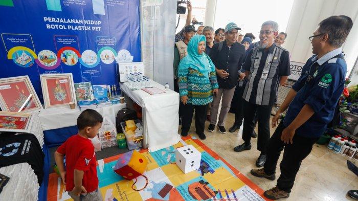 Sekda Provinsi Jateng Sumarno menghadiri kegiatan penghargaan Desa Mandiri Sampah yang digelar Pemprov Jateng di Wisma Perdamaian Semarang, Selasa (27/2/2024).