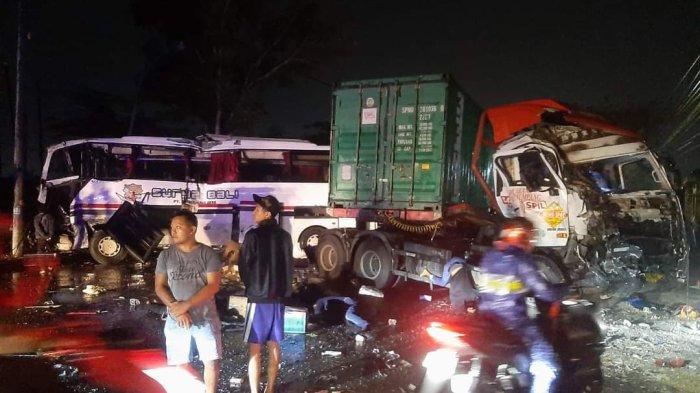 Kecelakaan maut terjadi di Jalan Pantura Pati-Rembang, tepatnya di Desa Jembangan, Kecamatan Batangan, Kabupaten Pati, Senin (23/9/2024) pukul 02.30.