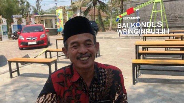 Kepala Desa Wringinputih, Garto.