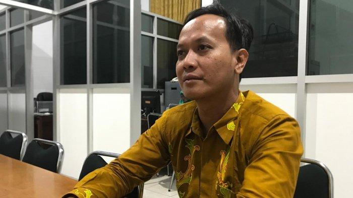 Ketua KPU Jepara, Ris Andy Kusuma saat ditemui di kantornya.