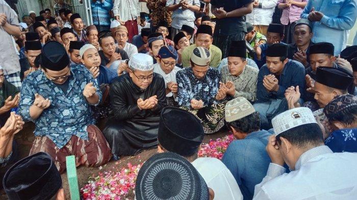 Prosesi pemakaman KH Abdul Mujib Sholeh di Tayu, Pati, Jumat (26/1/2024).