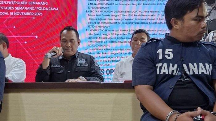 Komplotan mengaku wartawan yang peras warga di Semarang dihadirkan ke Mapolrestabes Semarang, Selasa (21/11/2023).