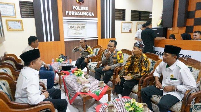24 November 2023 bertempat di Mapolres Purbalingga DPD LDII kabupaten Purbalingga bersilaturahim dengan Kapolres beserta jajarannya,