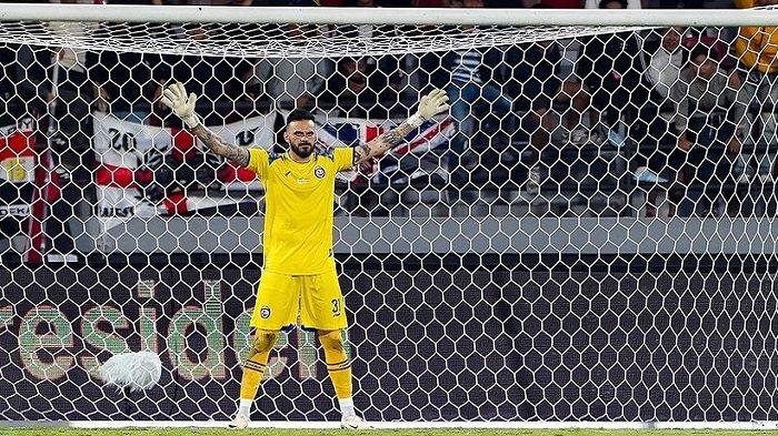 Lucas Frigeri Jadi Pahlawan Adu Penalti, Arema FC Juara Piala Presiden 2024 Usai Kalahkan Borneo FC