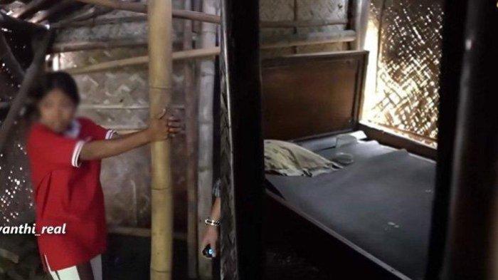 Miris kondisi rumah ODGJ yang diduga dijadikan PSK, berdinding bambu tanpa listrik, Atika beber fakta.