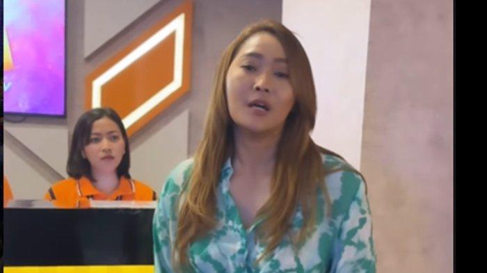 PENYANYI dangdut sekaligus pengusaha, Inul Daratista mengkritik kenaikan pajak barang dan jasa tertentu (PBJT) untuk jasa hiburan menjadi 40-75 persen.