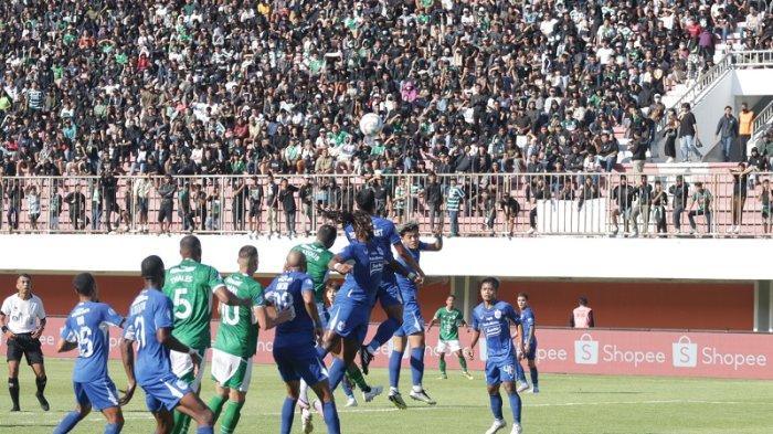 PSS Sleman melawan PSIS Semarang di Stadion Maguwoharjo, Jumat (21/7/2023).