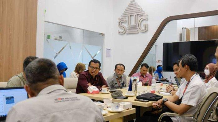 PT Semen Gresik menerima kunjungan dari tim pengelolaan sampah Pemerintah Kabupaten Rembang dalam komitmen pemanfaatan sampah kota menjadi bahan bakar alternatif melalui teknologi Refuse Derived Fuel (RDF).
