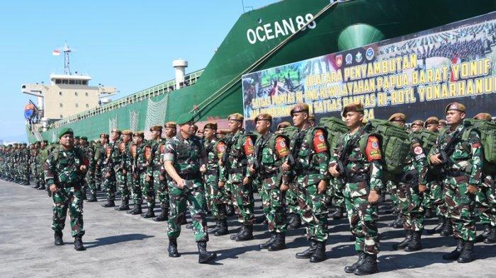 Pangdam sambut satuan tugas yang tiba dari Papua dan berangkatkan satuan tugas ke perbatasan Timor Leste. Pemberangkatan dan penyambutan dilakukan Dermaga Pelabuhan Tanjung Emas Semarang