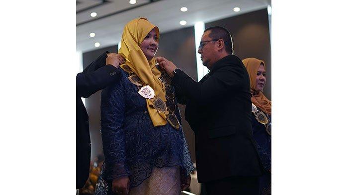 Pelantikan Rektor Universitas Harapan Bangsa (UHB) untuk periode 2024-2029.Dr. Yuris Tri Naili, S.H.,KN., M.H.,