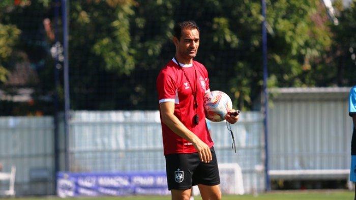 Pelatih PSIS Semarang, Gilbert Agius.