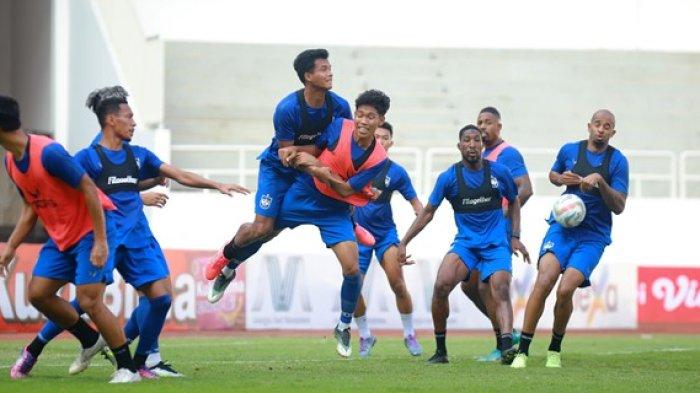 Persiapan PSIS Semarang dalam sesi official training pada Selasa (8/8) kemarin jelang menjamu Arema FC di Stadion Jatidiri Semarang, Rabu (9/8/2023)