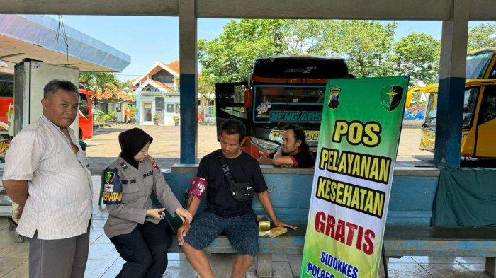 Polres Jepara Beri Layanan Pemeriksaan Kesehatan Gratis saat Mudik Lebaran 2024