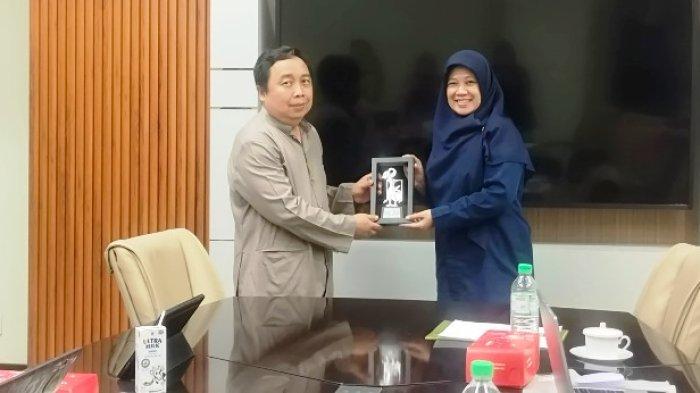 Tingkatkan Kualitas Program Kreativitas Mahasiswa : Poltek Harber Studi Tiru ke PENS