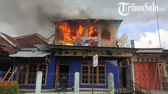 Rumah hunian milik Sukarti (60) terbakar akibat kompor memanaskan sayur di Dukuh Dewan, Desa Bendo, Kecamatan Pedan, Kabupaten Klaten, Minggu (18/2/2024).