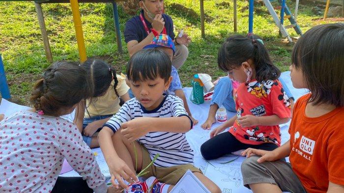 Sekolah Murid Merdeka (SMM) merancang kegiatan pengisi waktu libur sekolah lebih menyenangkan dan bermakna untuk anak pada Senin-Selasa (10-11/7/2023) kegiatan liburan dilakukan secara luring di SMM Hub Gajahmungkur Kota Semarang.