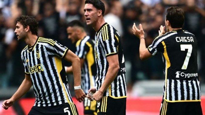 Selebrasi Dusan Vlahovic usai mencetak gol dalam laga pekan keempat Liga Italia 2023-2024 antara Juventus vs Lazio di Stadion Allianz, Sabtu (16/9/2023). Terkini, Juventus mengalahkan Hellas Verona pada pekan ke-10 Liga Italia di Stadion Allianz, Minggu (29/10/2023) dini hari WIB. Laga Juventus vs Verona berakhir dengan skor 1-0. (AFP/MARCO BERTORELLO)