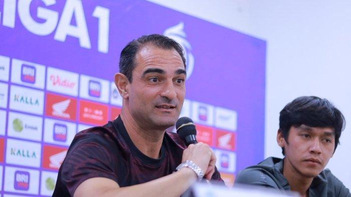 Pelatih PSIS Semarang Gilbert Agius dan Septian David Maulana hadir dalam jumpa pers H-1 jelang pertandingan melawan PSM Makassar di pekan ke 31 BRI Liga 1 2023/2024