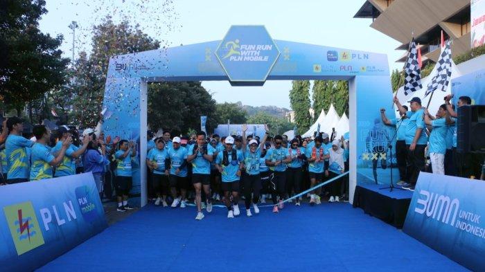 Start Fun Run With PLN Mobile 5K 2024 di Halaman DPRD Provinsi Jawa Tengah, Minggu (1/9/2024) pagi berlangsung meriah.