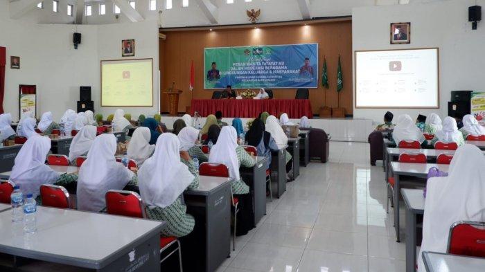Suasana kegiatan Workshop Peran Wanita Fatayat NU dalam Toleransi Beragama di Lingkungan Keluarga dan Masyarakat yang digelar di Gedung Balai Diklat Keagamaan Semarang (BDK), Kementerian Agama RI, Jalan Temugiring, Banyumanik Semarang, Minggu (24/12/2023).