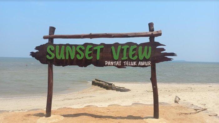 Sunset view Pantai Teluk Awur di Desa Tegalsambi, Kecamatan Tahunan, Kabupaten Jepara. Obyek wisata yang cocok untuk menikmati pemandangan sunset.(TRIBUNMURIA/YUNANSETIAWAN).