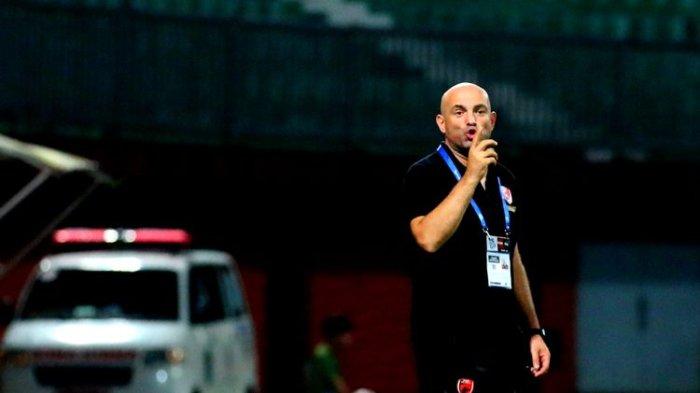 Pelatih PSM Makassar, Bernardo Tavares.