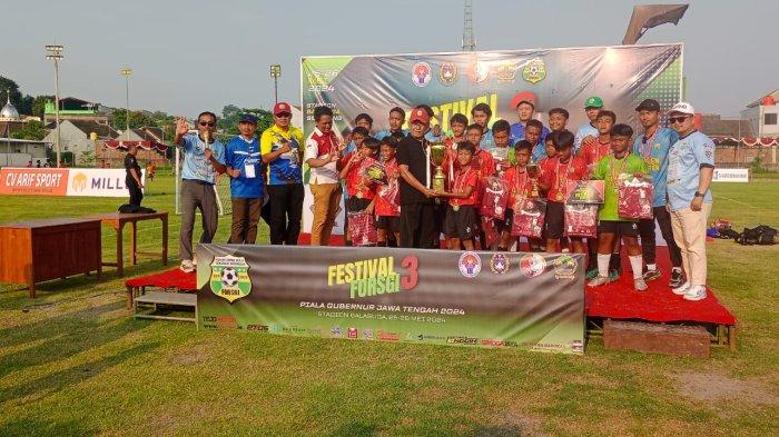 Tim Forsgi Klaten KU-12 dan Tim Forsgi Sukoharjo menjadi juara Festival Forsgi 3 Piala Gubernur Jawa Tengah 2024 setelah di final mampu mengalhkan lawan-lawannya di Stadion Balasuga Kota Semarang, Minggu (26/5/2024).