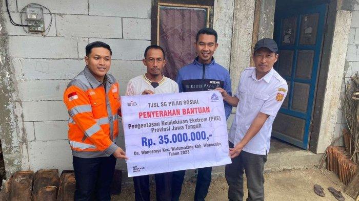 Tim Reaksi Cepat Semen Gresik bekerjasama dengan OPD Provinsi Jawa Tengah, dan stakeholder terkait menyalurkan bantuan program pengentasan kemiskinan ekstrim kepada 7 desa di 5 Kabupaten Provinsi Jawa Tengah.