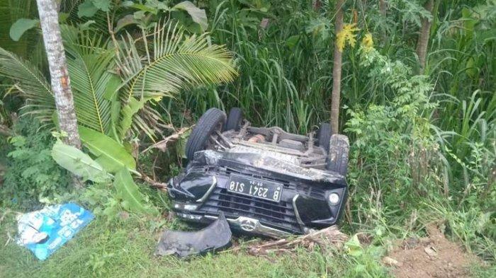 Toyota Avanza B 2341 SIO masuk ke tebing jurang sedalam 3 meter di Jalan Pengasih Nanggulan, Kalurahan Sendangsari, Kapanewon Pengasih, Kabupaten Kulon Progo, Daerah Istimewa Yogyakarta. Sopir diduga mengantuk. Tidak ada korban jiwa dalam peristiwa ini.