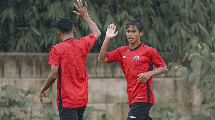 POTRET pemain Persija Jakarta seusai mencetak gol dalam laga uji coba melawan EFSA Sports Agency di Nirwana Park Bojongsari pada Sabtu (25/5/2024) pagi.