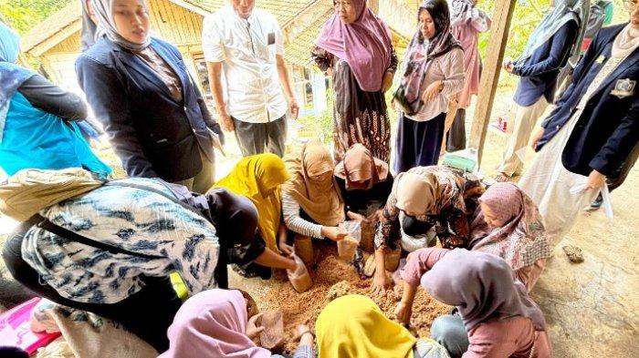 Universitas Jenderal Soedirman (UNSOED) berkolaborasi dengan Universitas Harapan Bangsa (UHB) Purwokerto menyelenggarakan Program Kosabangsa (Kolaborasi Bersama Membangun Masyarakat), Jum’at (11/10/2024).