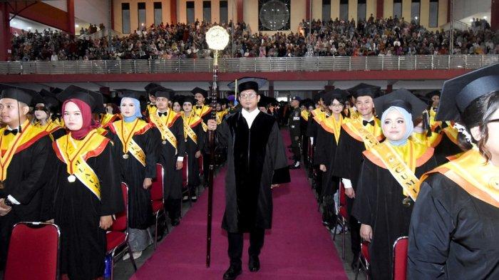 Universitas Jenderal Soedirman (Unsoed) mewisuda sebanyak 1.332 wisudawan pada periode wisuda ke - 157, Selasa (10/06/2025). (Dok)
