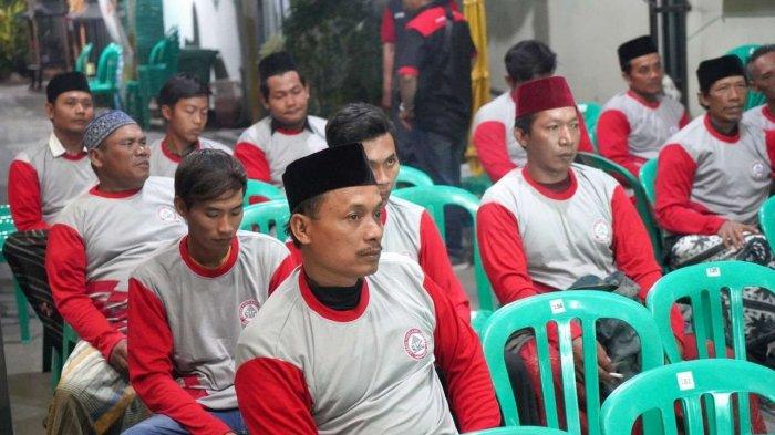 Antusias para kepala tukang (mandor) dan tukang bangunan pada kegiatan temu pelanggan dan bimbingan teknis di Kecamatan Kragan Rembang (27/7).