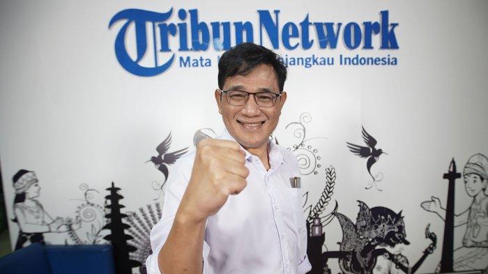 Mantan politisi PDI Perjuangan, Budiman Sudjatmiko berpose saat pemotretan usai melakukan wawancara khusus di gedung Tribun Network, Jakarta, Selasa (15/8/2023). Pada wawancara tersebut Budiman Sudjatmiko menjelaskan alasan pertemuannya dengan Ketua Umum Partai Gerindra Prabowo Subianto dan perkembangan politik jelang Pemilu 2024. TRIBUNNEWS/HERUDIN