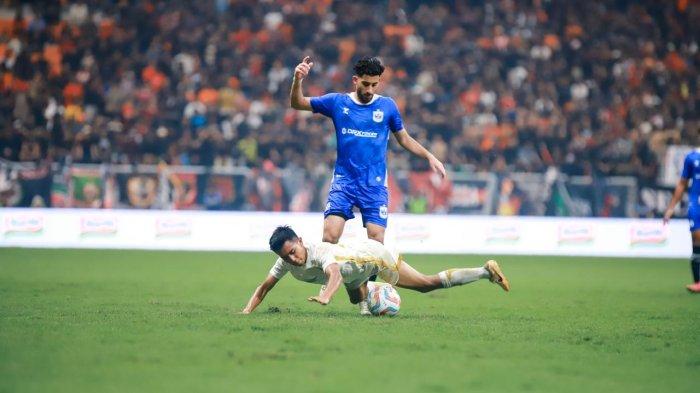 Jersey PSIS Semarang.