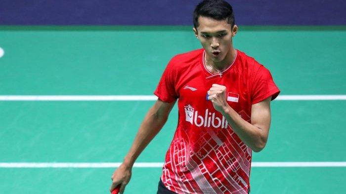 Ekspresi pebulu tangkis Indonesia, Jonatan Christie, saat tampil pada babak kedua French Open 2019 di Paris, Prancis, Kamis (24/10/2019)