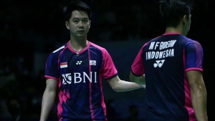 Ganda putra Indonesia, Marcus Fernaldi Gideon/Kevin Sanjaya Sukamuljo bertanding melawan ganda putra Korea Selatan, Kang Min-hyuk/Seo Seung-jae pada babak 16 besar Indonesia Open 2022 di Istora Senayan, Jakarta, Kamis (16/6/2022). Langkah Marcus/Kevin terhenti setelah kalah dua gim langsung dengan skor 21-14 dan 21-12. Terkini, Marcus/Kevin dipastikan menembus babak 8 besar atau perempat final Denmark Open 2022.
