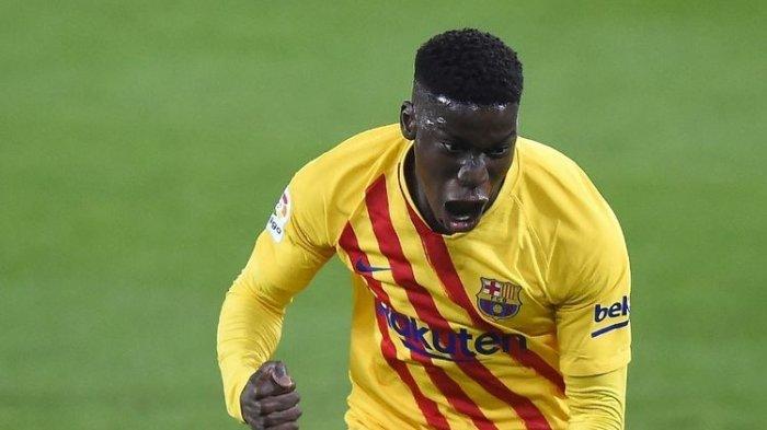Gelandang Spanyol Barcelona Ilaix Moriba melakukan selebrasi setelah mencetak gol selama pertandingan sepak bola Liga Spanyol antara CA Osasuna dan FC Barcelona di stadion El Sadar di Pamplona pada 6 Maret 2021.
