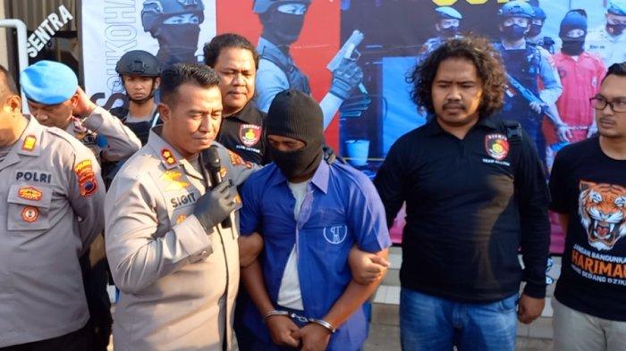 Kapolres Sukoharjo, AKBP Sigit menyampaikan keterangan dalam konferensi pers ungkap kasus pembunuhan dosen UIN RM Said di Mapolsek Gatak, Jumat (25/8/2023).
