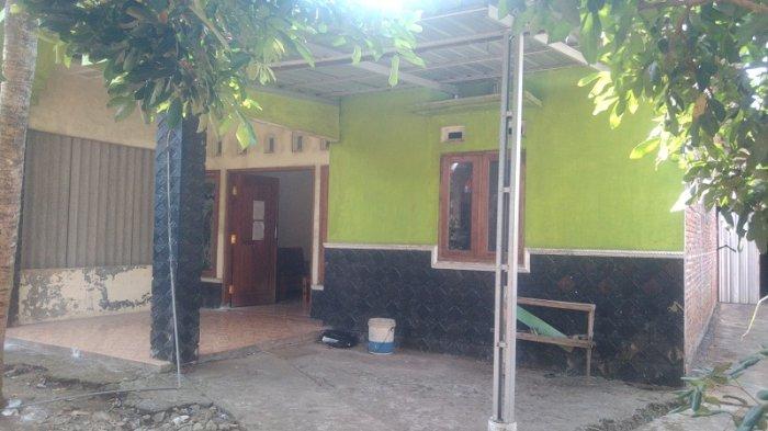Warga Patemon RT 01 RW 03 Gunungpati Semarang digegerkan adanya mahasiswa Unnes yang tewas di dalam kamar kontrakan, Selasa (8/8/2023).