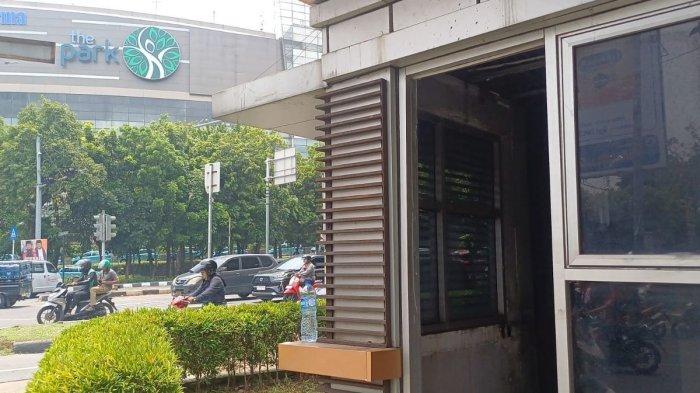 Pos polisi tempat seorang pria paruh baya menyandera anak kecil di Kawasan Pejaten Barat, Jakarta Selatan, Senin (28/10/2024).