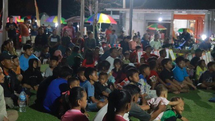 Ratusan warga Desa Jetis, Kecamatan Karangrayung, Kabupaten Grobogan, memadati Taman Joss untuk nonton bareng (nobar) final Piala AFF U-19 antara Indonesia dan Thailand, Senin 29 Juli 2024 malam.