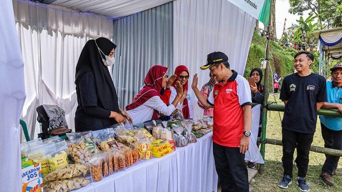 Pembukaan Mojotengah UMKM Show Tahun 2023 di lapangan Desa Mojosari, Kecamatan Mojotengah, Selasa (12/9/2023).