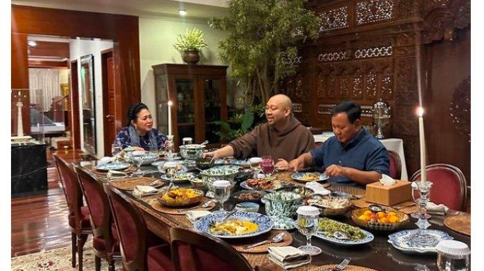 Momen Prabowo Subianto Posting Foto Buka Puasa dengan Titiek Soeharto dan Didit Prabowo