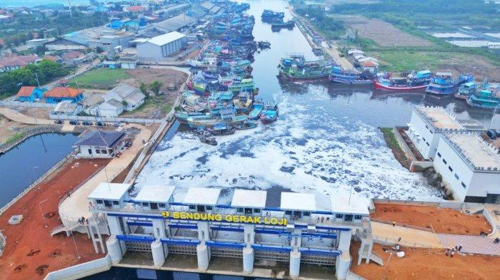 Bendung gerak Lodji yang berada di Kelurahan Panjang Wetan, Kecamatan Pekalongan Utara, Kota Pekalongan mulai dioperasikan oleh Balai Besar Wilayah Sungai (BBWS) Pemali Juana.