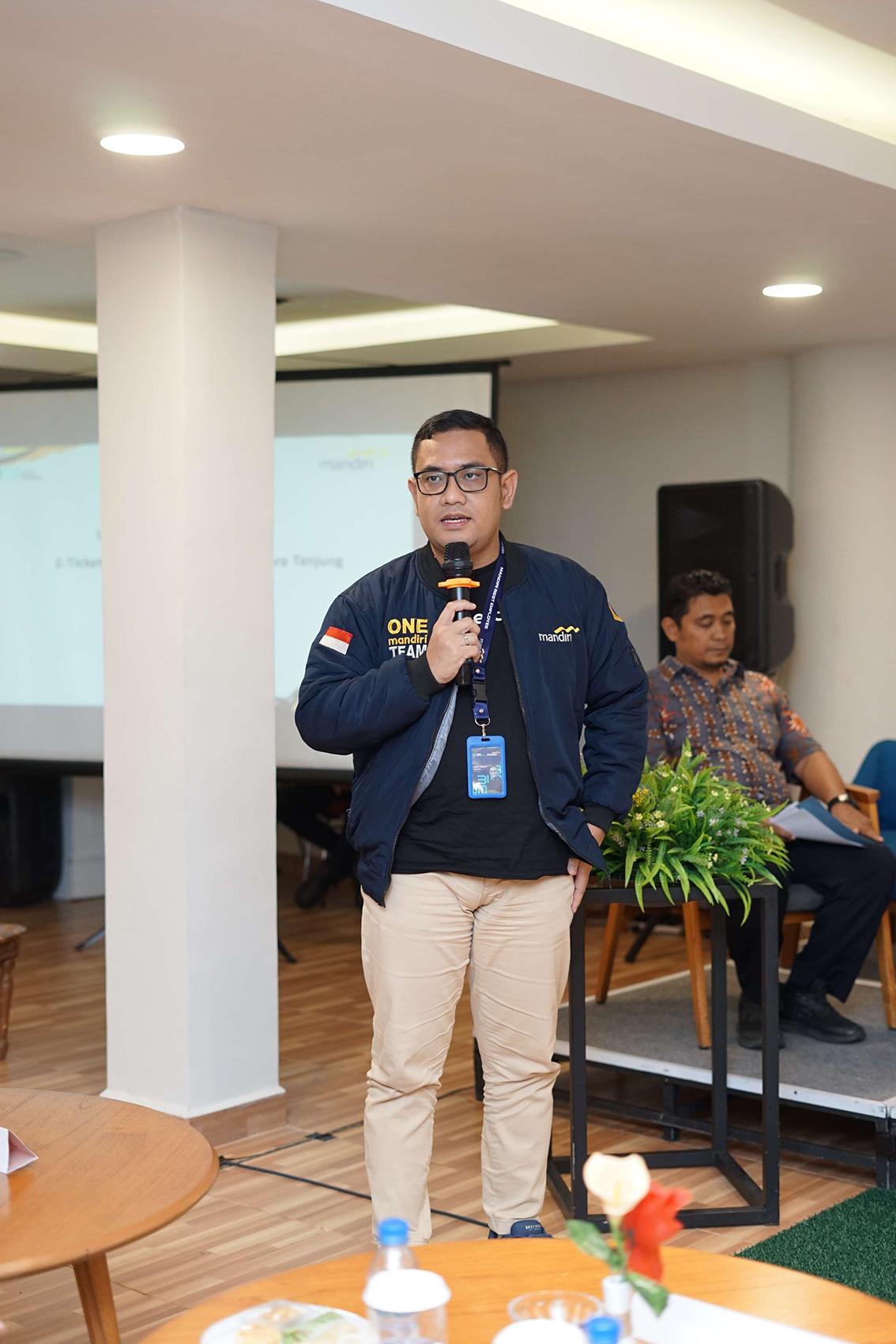 Robby Fahlevi, Assistant Vice President Bank Mandiri Kepri sosialisasikan penjualan tiket kapal akan tersedia di Livin SUKHA by Mandiri