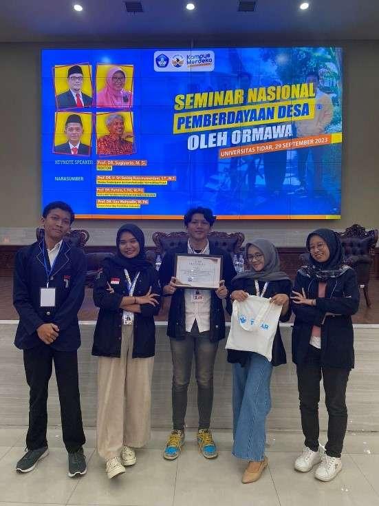 Tim Program Penguatan Kapasitas (PPK) Ormawa Himpunan Mahasiswa Informatika (HMIF) IT Telkom Purwokerto meraih penghargaan prestisius sebagai juara kedua dalam kompetisi paper tingkat nasional.