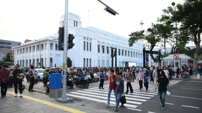 Gedung Inernatio, salah satu gedung heritage di kawasan Wisata Kota Lama Surabaya