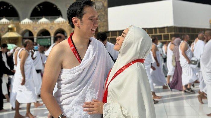 Aliya Rajasa istri Ibas Yudhoyono kini berhijab.